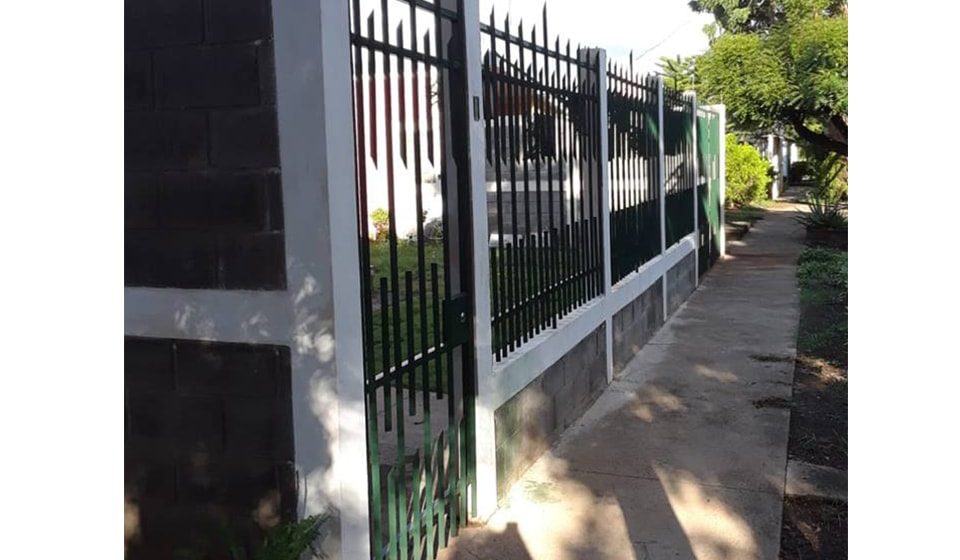 Instalación Muro perimetral Starling Constructions Nicaragua - verjas